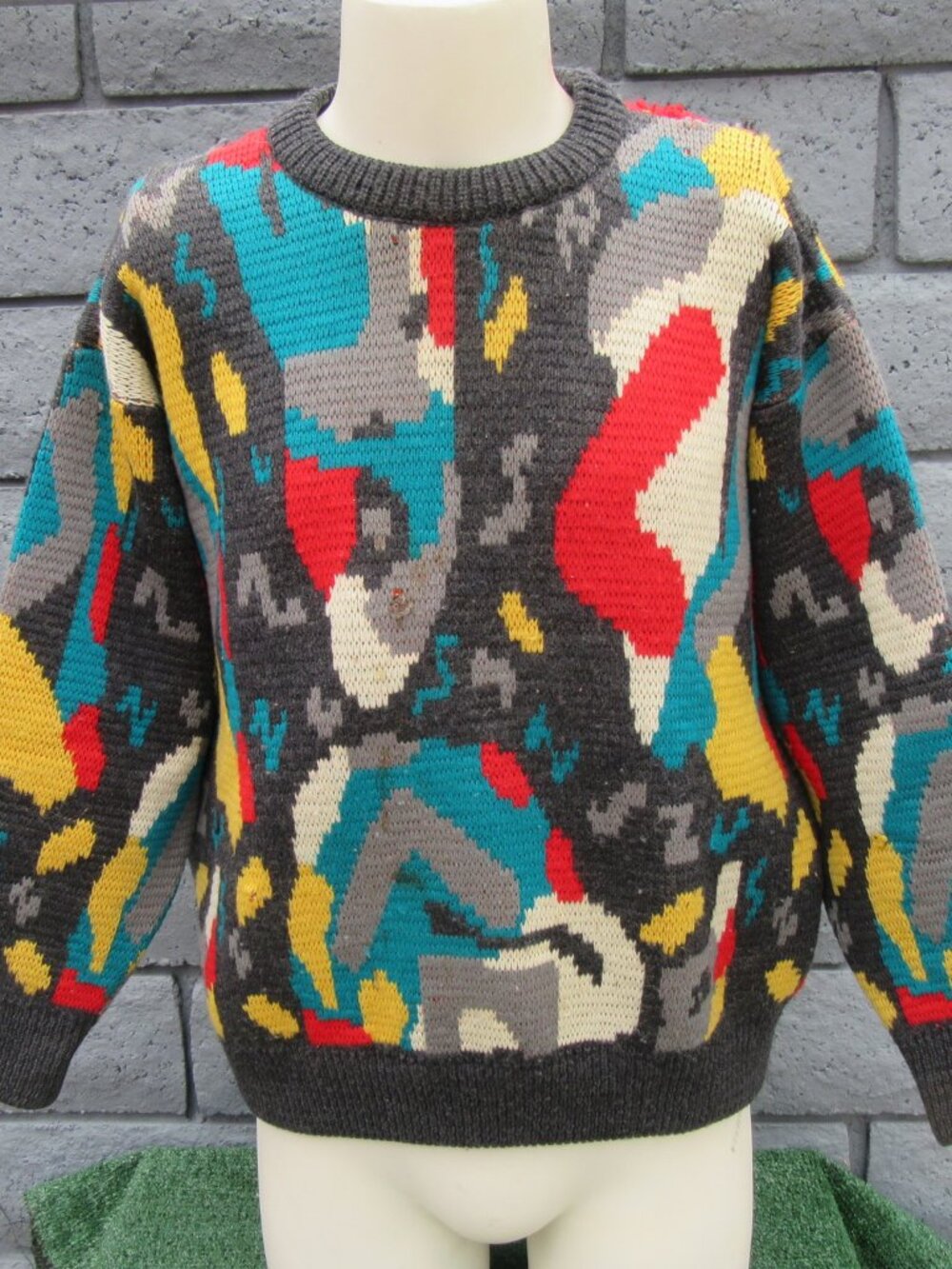 Vintage Coogi Australia Pure Wool Abstract Sweater Size Small
